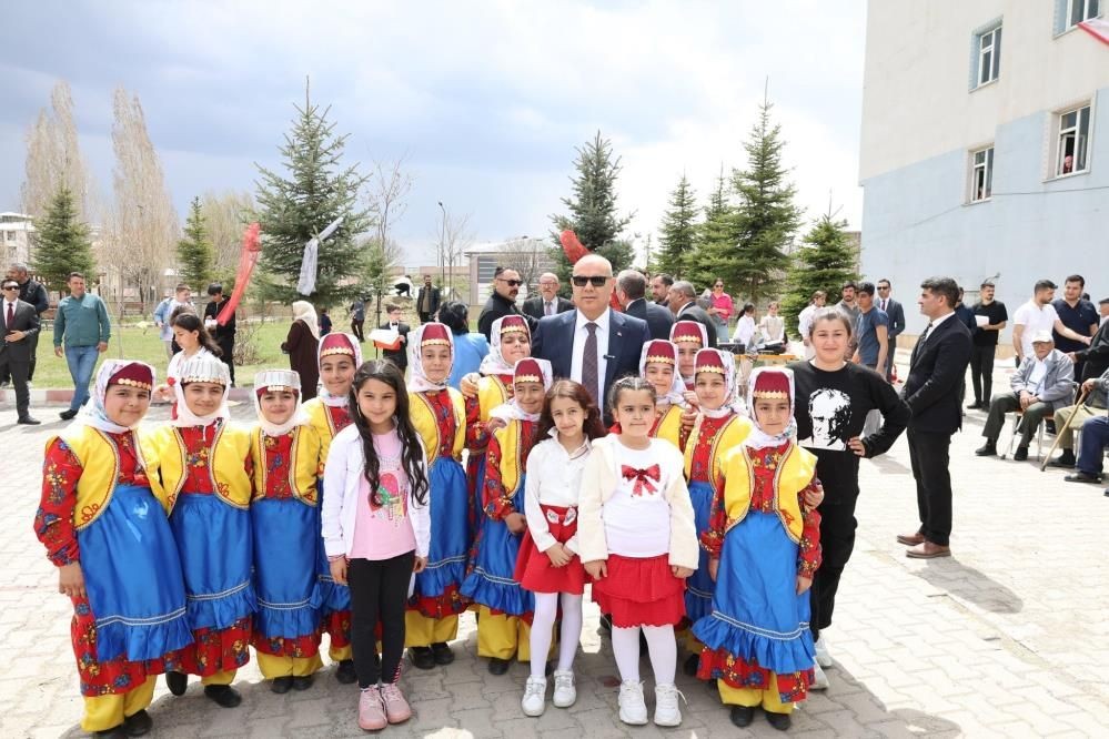 Ağrı’da 23 Nisan’da kuşaklar buluştu: Çocuklar ve yaşlılarla sevgi dolu kutlama - Sayfa 3