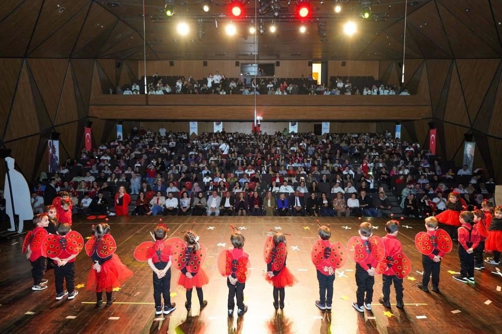 Beylikdüzü’nde 23 Nisan coşkusu: Çocuk bakımevleri renkli gösterilerle bayramı kutladı - Sayfa 4
