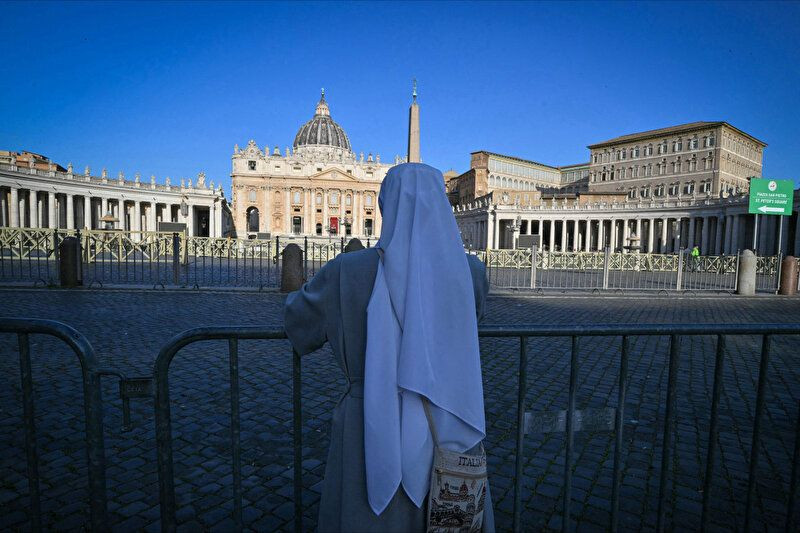 Papa'nın açık tabuttaki ilk görüntüleri paylaşıldı! Yüzüğü imha edildi... Cenazesinde bir ilk yaşanacak! - Sayfa 13
