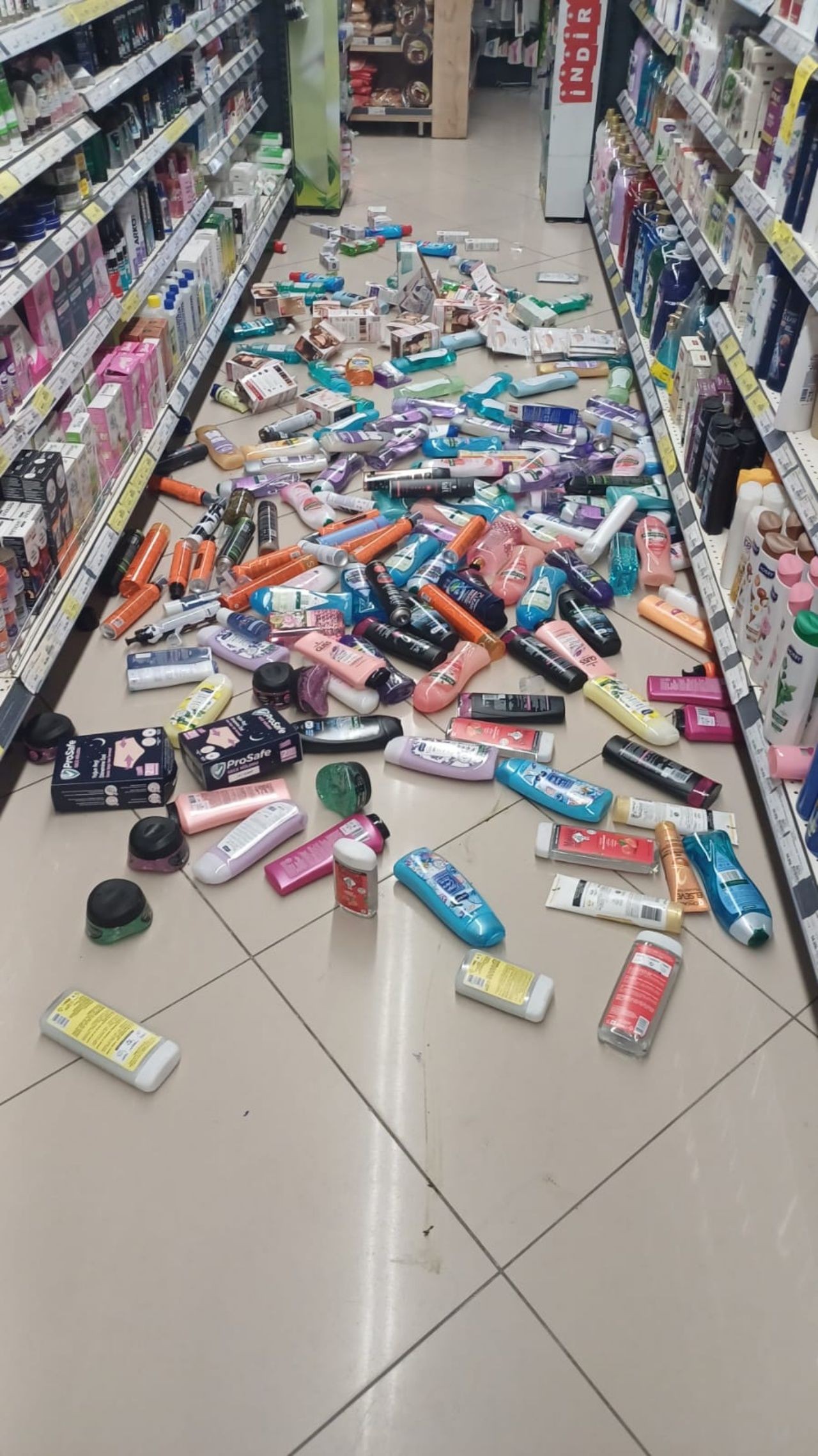 İstanbul depreminde kritik anlar! Telefonlara saniyeler önce uyarı geldi - Sayfa 2