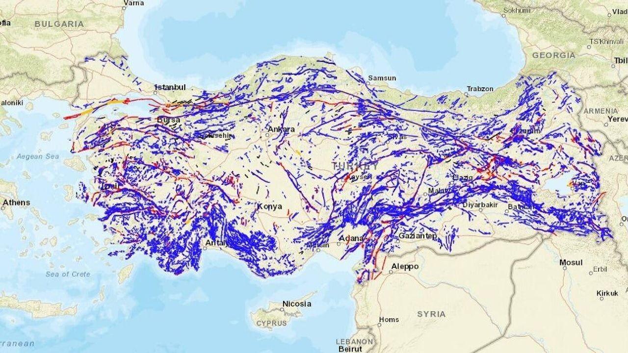 İstanbul'da deprem alarmı: İşte 2025 ilçe ilçe deprem risk haritası ve uzman uyarıları - Sayfa 1