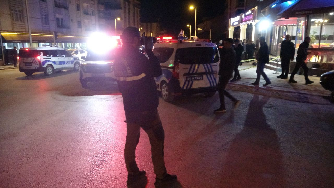 Malatya’da dürümcüde bıçaklı kavga: İnşaat işçisi yaralandı - Sayfa 4