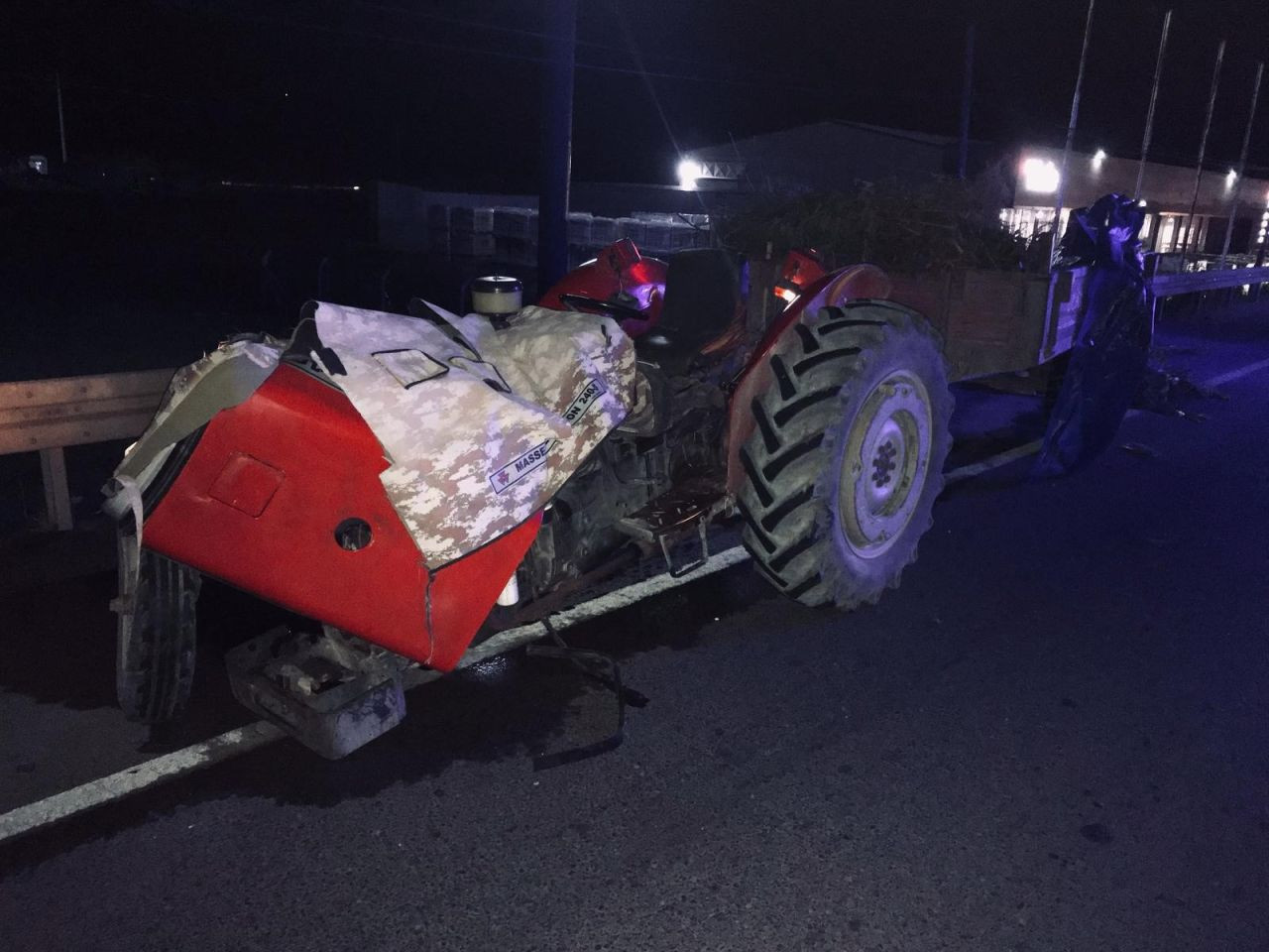 Ayvalık’ta feci kaza! Traktöre çarpan otomobil 1 can aldı, 2 yaralı - Sayfa 6