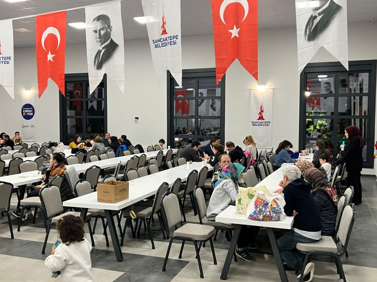 Sancaktepe Belediyesi depremzedelerin yanında! Tesisler açıldı, sıcak ikramlar dağıtıldı - Sayfa 1