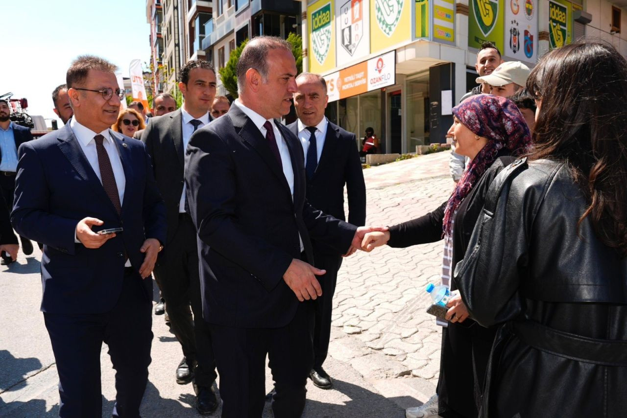 Sancaktepe Belediyesi depremzedelerin yanında! Tesisler açıldı, sıcak ikramlar dağıtıldı - Sayfa 4