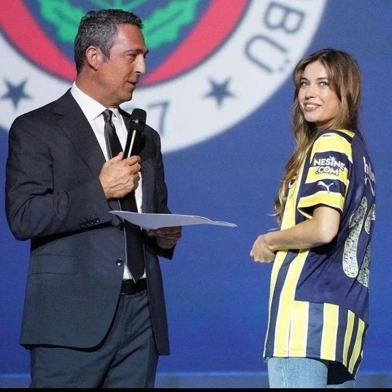 Galatasaray'ın teknik direktörü Okan Buruk ile Fenerbahçeli güzel oyuncu Afra Saraçoğlu aşk mı yaşıyor? - Sayfa 4