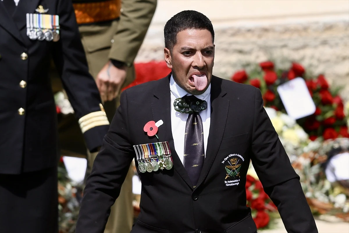 Gelibolu'da bir klasik: Anzak askerleri haka dansıyla anıldı! - Sayfa 15