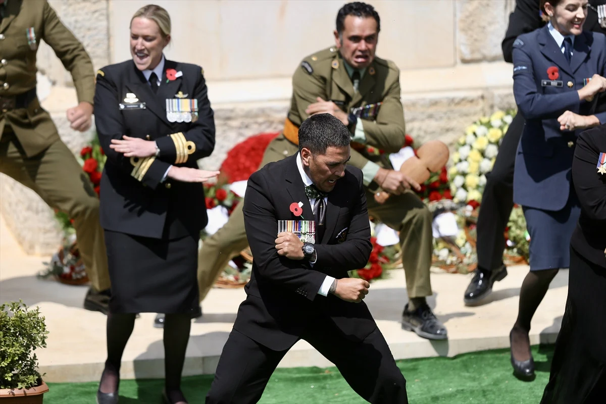 Gelibolu'da bir klasik: Anzak askerleri haka dansıyla anıldı! - Sayfa 7