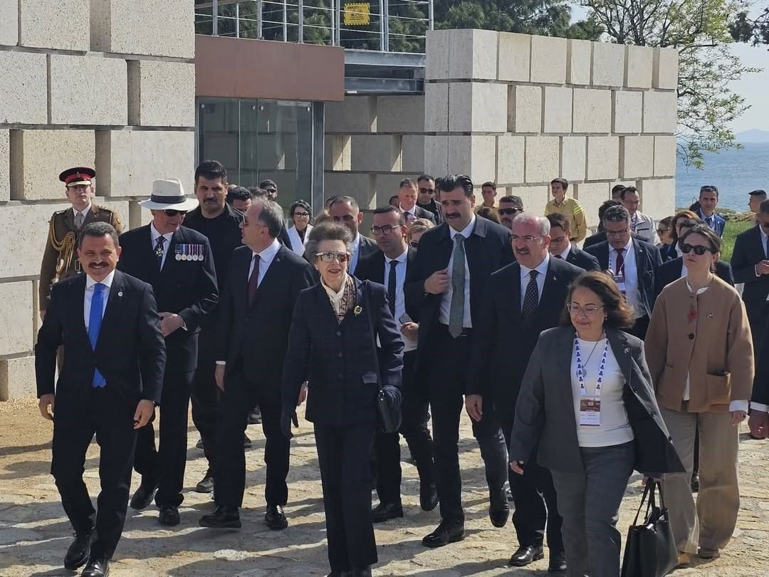 Kraliyet Prensesi Anne, Çanakkale’de Seddülbahir Kalesi’ni ziyaret etti - Sayfa 3