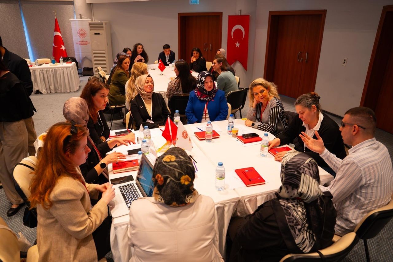 Şehit aileleri ve gaziler "Yas Süreci ve Yeniden Hayata Tutunmak" projesiyle buluştu - Sayfa 1