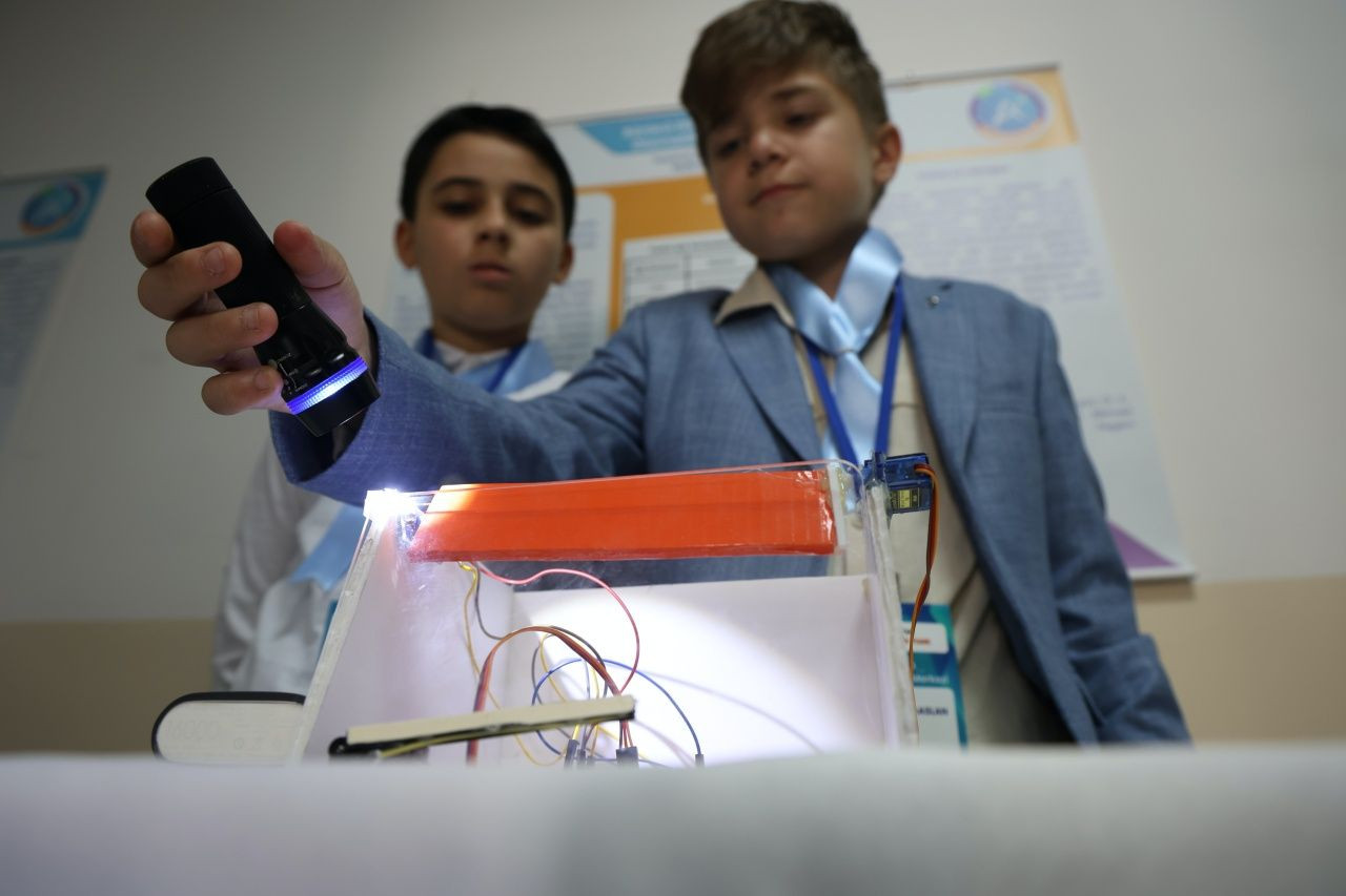 Elazığ’da genç mucitler sahne aldı! Öğrenci projeleri bilim fuarında parladı - Sayfa 5