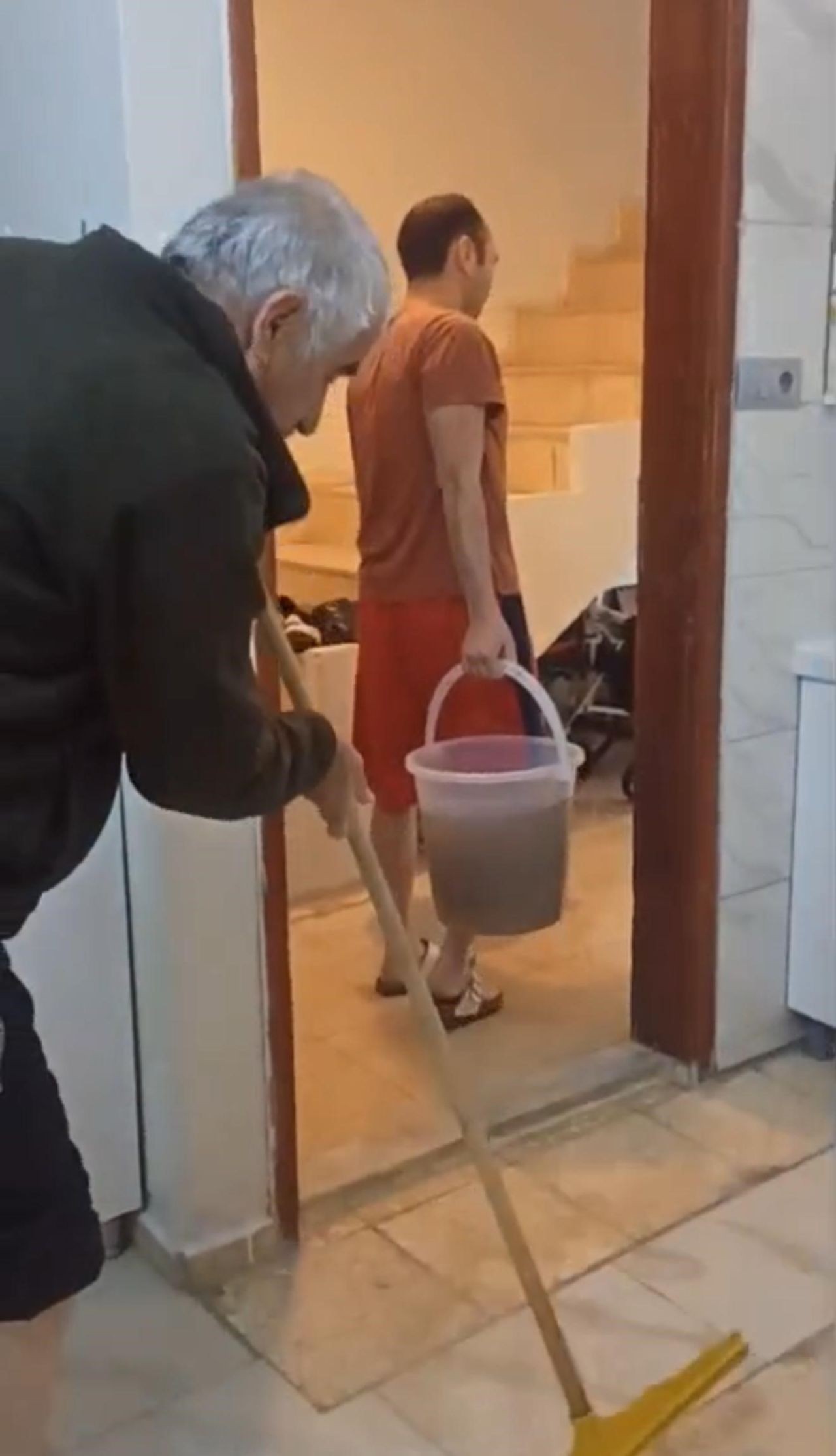 Yağmur hayatı felç etti, çocukları caddede yüzdü, Adana'nın altyapı sorunu gözler önüne serildi - Sayfa 2