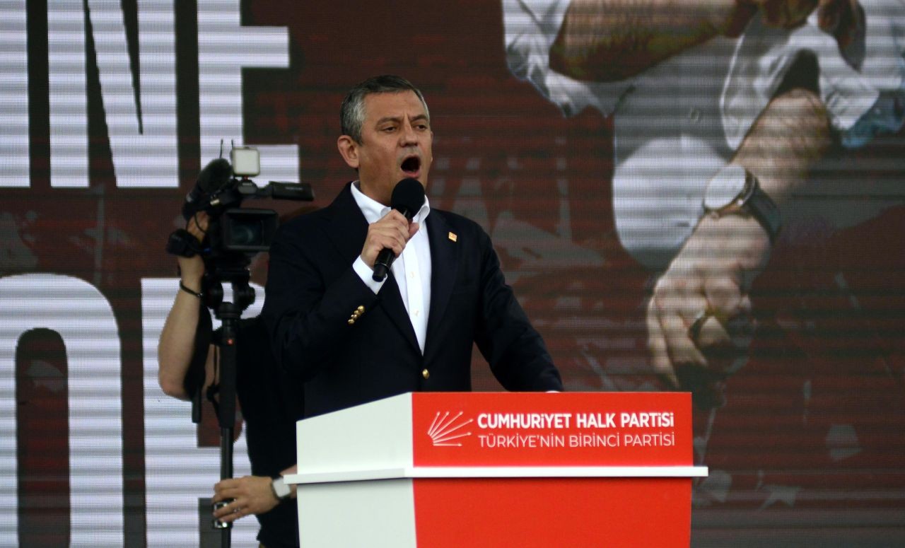 Özgür Özel siyaseti bırakacağını açıkladı, Milli Eğitim Bakanına hakaret etti - Sayfa 1