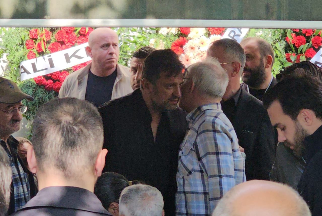 Futbol camiası cenazede: Bülent Uygun'un kızı Almina Tude Uygun Sapanca'da toprağa verildi - Sayfa 9