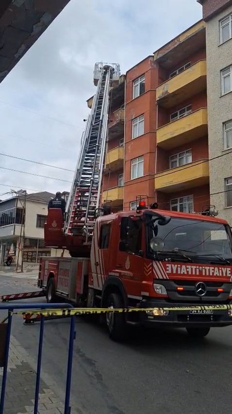Sancaktepe'de binanın 5. katında balkon çöktü - Sayfa 3