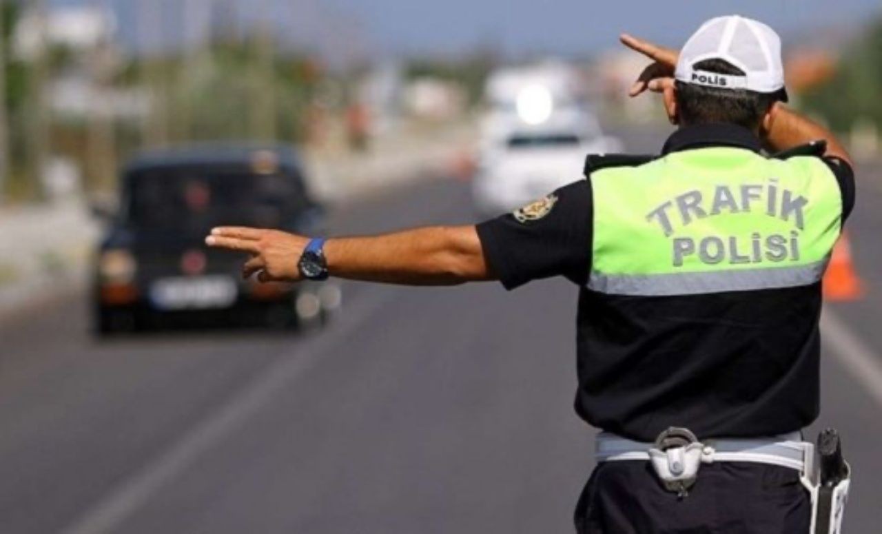 Trafik cezaları rekor seviyede arttı! Devletin kasasına 100 milyarı aşan para girecek - Sayfa 1
