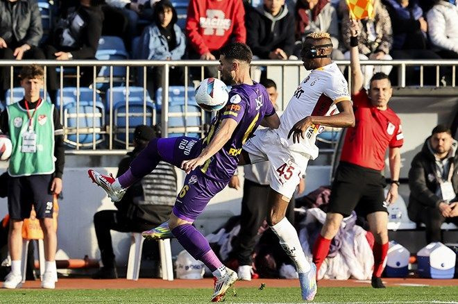 Victor Osimhen'in Eyüpspor’a attığı golde ayağının uzandığı yükseklik futbol tarihine geçti - Sayfa 1