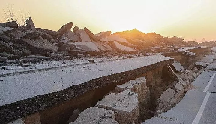 Yeryüzünü çepeçevre sarmışlar: İşte dünyanın en tehlikeli fay hatları! - Sayfa 19