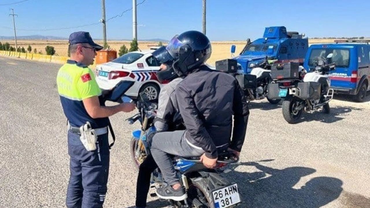 Trafik cezaları rekor seviyede arttı! Devletin kasasına 100 milyarı aşan para girecek - Sayfa 4