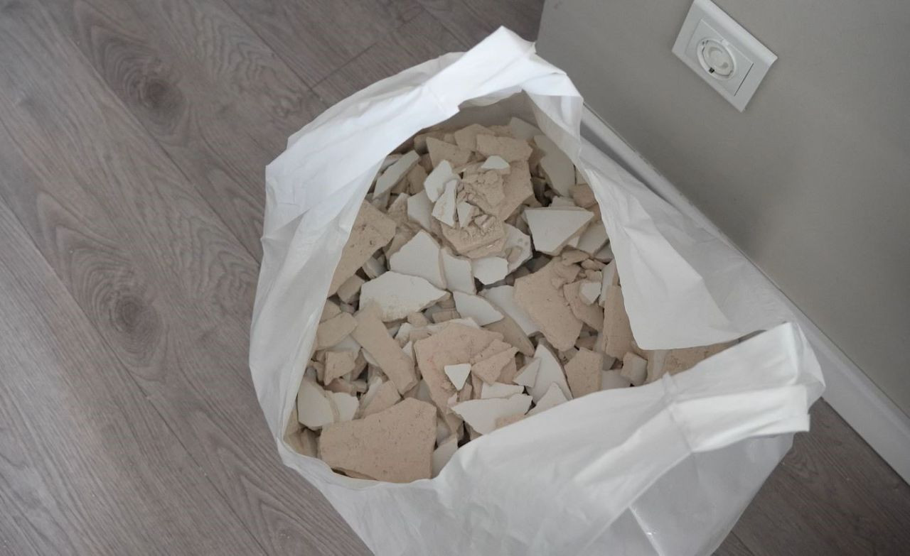 Bağcılar’da şok olay! Ütü yapan kadının başına tavan çöktü, 1,5 yaşındaki torunu kıl payı kurtuldu - Sayfa 3