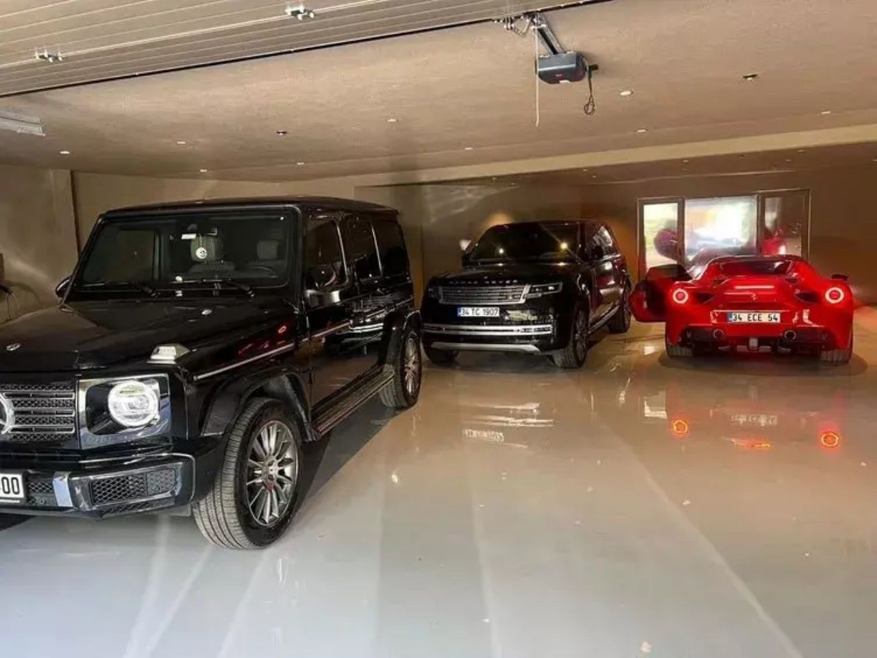 İstanbul'da yolsuzluk operasyonu! Lüks otomobilleri otoparkta gizlediler, milyonluk araçlara el konuldu - Sayfa 2