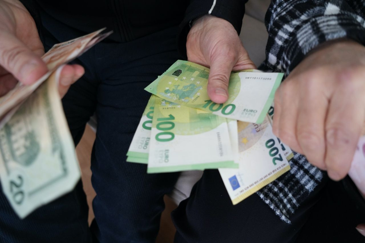 Samsun’da örnek davranış! İçi dolar dolu cüzdanı polise teslim eden çift yürekleri ısıttı - Sayfa 5