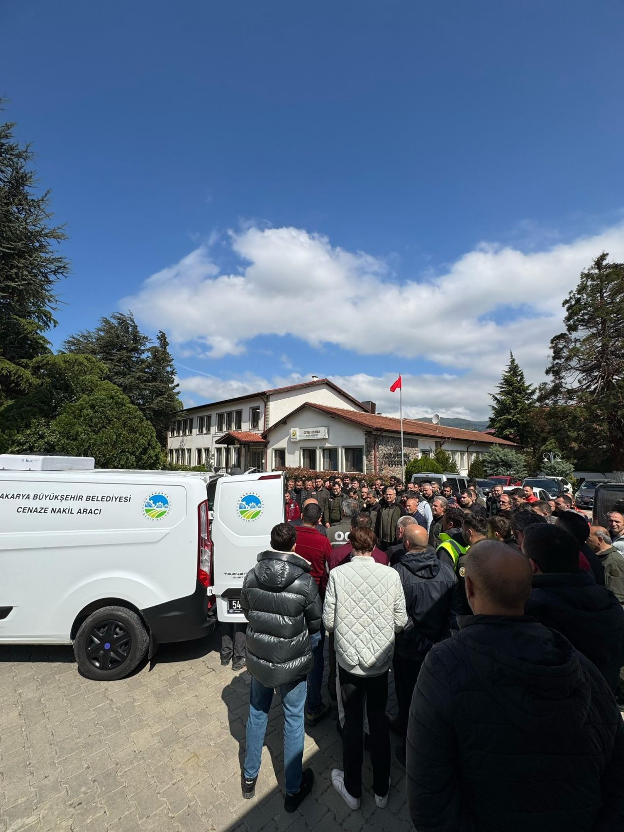 Sakarya’da hüzünlü veda! Kazada hayatını kaybeden orman muhafaza memuru Ümit Akyel son yolculuğuna uğurlandı - Sayfa 2