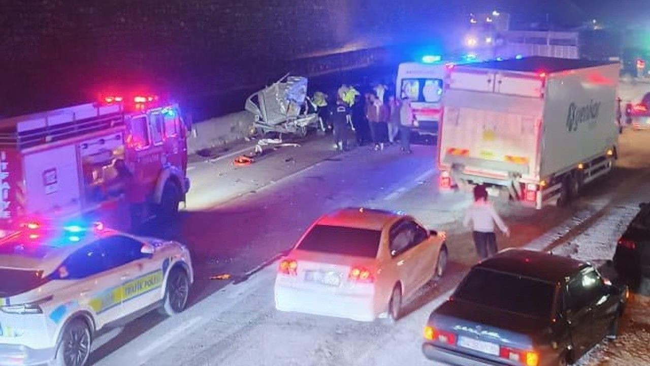 Sakarya’da hüzünlü veda! Kazada hayatını kaybeden orman muhafaza memuru Ümit Akyel son yolculuğuna uğurlandı - Sayfa 4