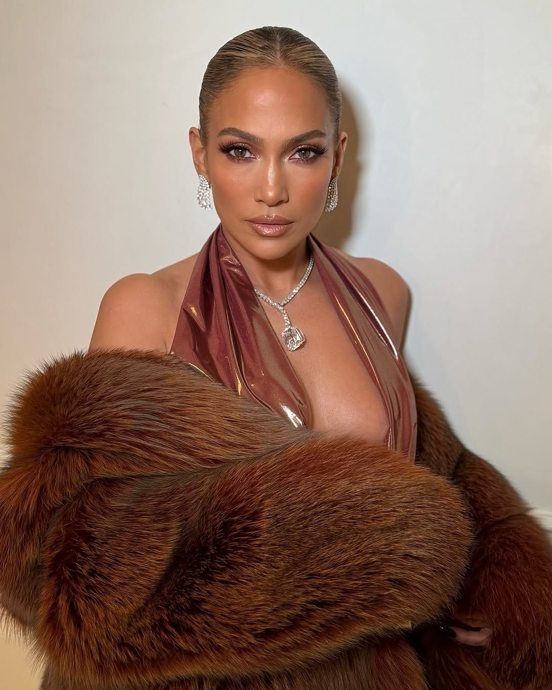 Jennifer Lopez’in yeni tarzı Kızılcık Şerbeti’nin Asude’sine benzetildi - Sayfa 1