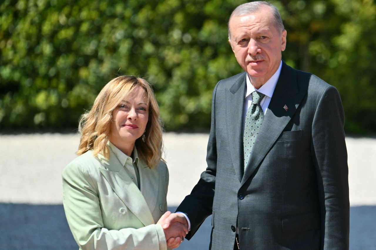 Cumhurbaşkanı Erdoğan Roma'da, İtalya Başbakanı Meloni tarafından resmi törenle karşılandı - Sayfa 7