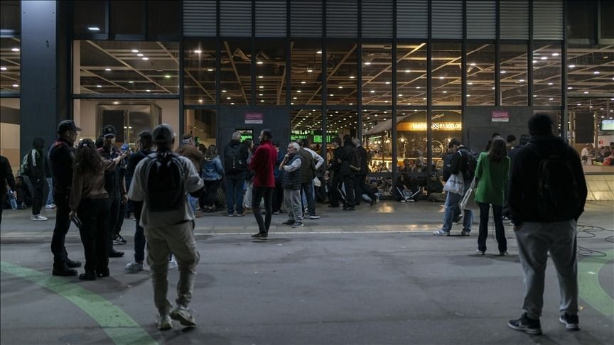 "Gökyüzü değişti elektrik gitti" İspanya'daki karanlığın nedeni ne? Ana gemi dünyaya iniyor teorisi! - Sayfa 2