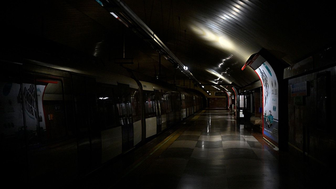 "Gökyüzü değişti elektrik gitti" İspanya'daki karanlığın nedeni ne? Ana gemi dünyaya iniyor teorisi! - Sayfa 9