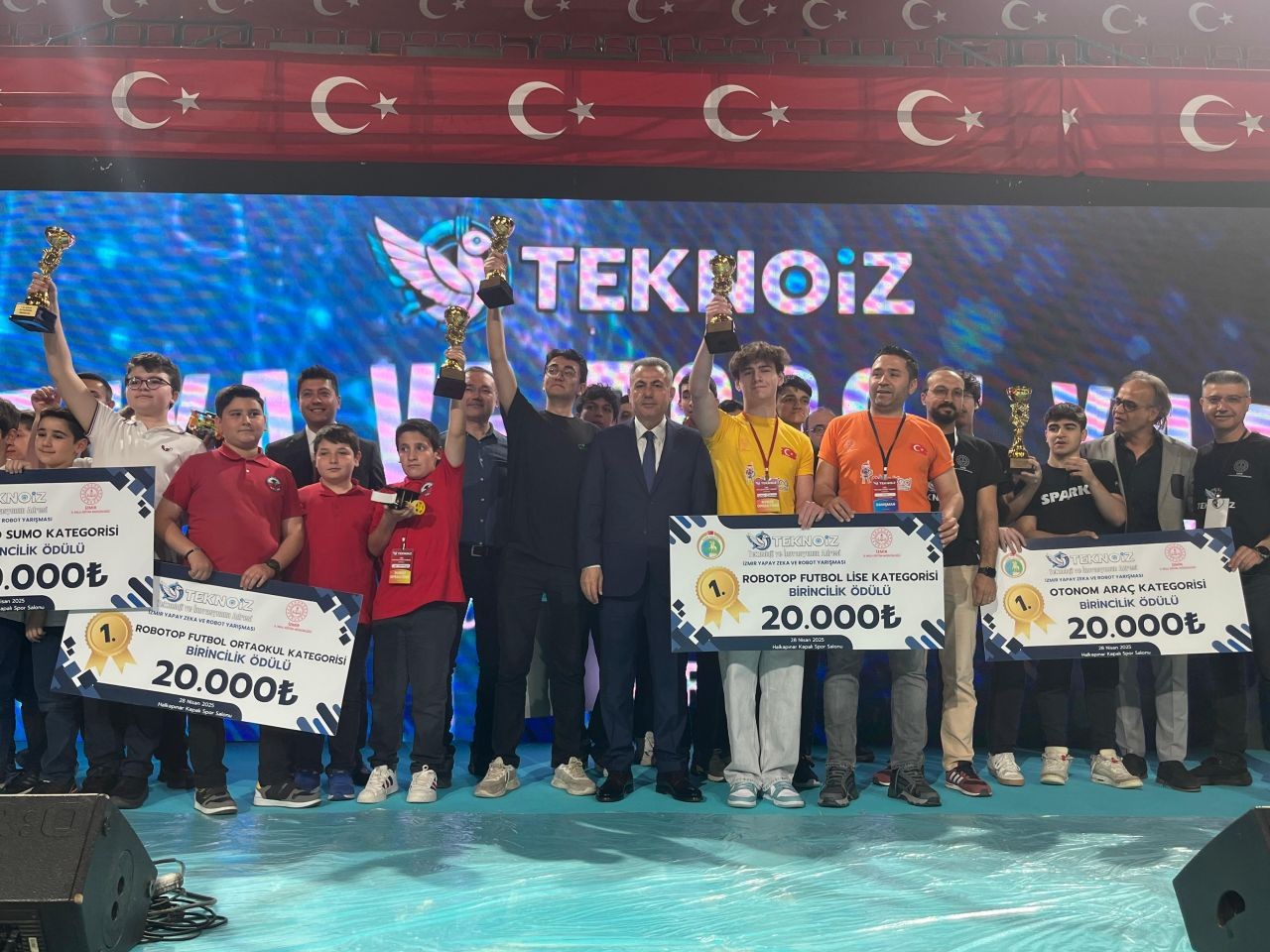 İzmir geleceği kodluyor! ROBOKOD Şenliği’nde 600 öğrenci teknolojide sınırları zorladı - Sayfa 2