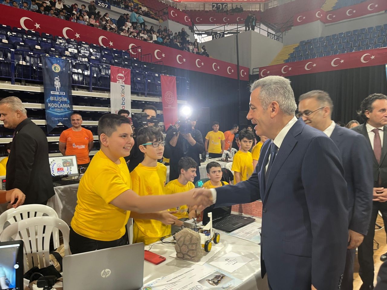 İzmir geleceği kodluyor! ROBOKOD Şenliği’nde 600 öğrenci teknolojide sınırları zorladı - Sayfa 3