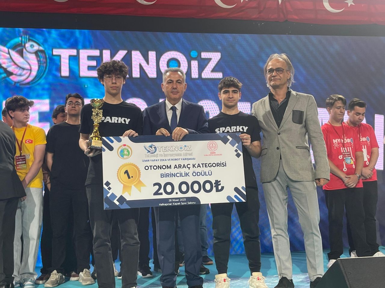 İzmir geleceği kodluyor! ROBOKOD Şenliği’nde 600 öğrenci teknolojide sınırları zorladı - Sayfa 4