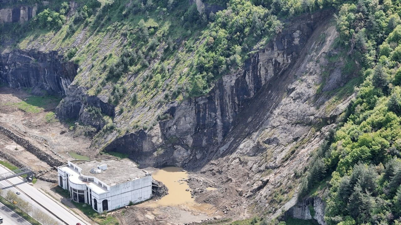 Samsun’daki heyelan faciası sonrası uzman uyarısı! Doğal dengeyi bozarsak felaket kaçınılmaz! - Sayfa 6
