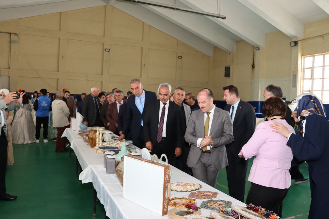 Oltu’da ev hanımlarına güç veren proje! ADEM’den mesleki eğitim ve ekonomik kazanç - Sayfa 1