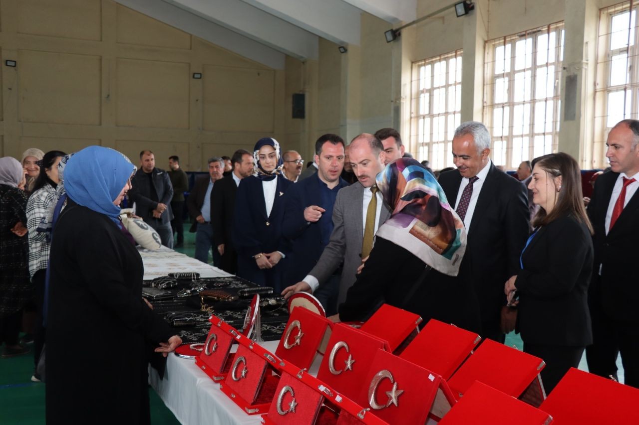 Oltu’da ev hanımlarına güç veren proje! ADEM’den mesleki eğitim ve ekonomik kazanç - Sayfa 3