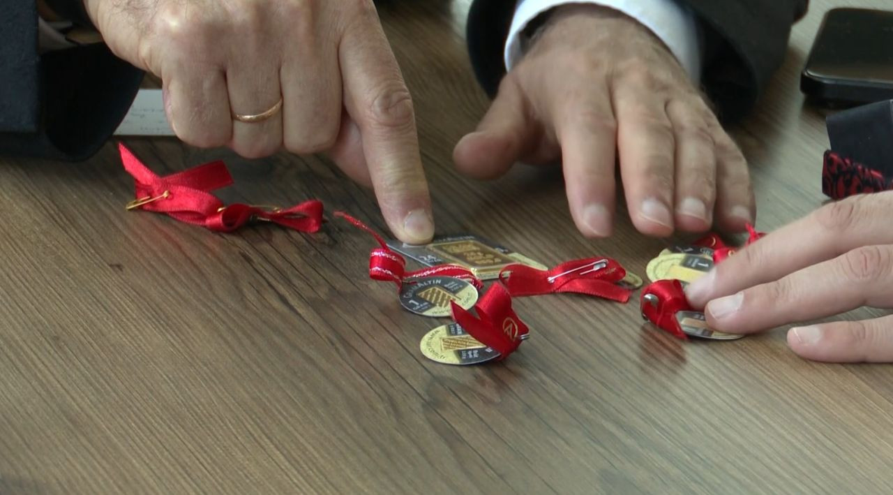 Isparta’da yürek ısıtan bağış! Yaşlı çift, biriktirdiği 7,2 gram altını yoğun bakıma hediye etti - Sayfa 1