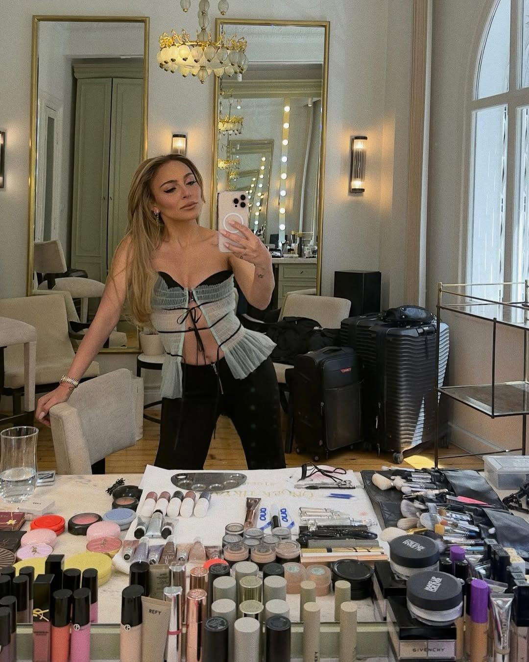 50 yaşına giren Ziynet Sali, yıllara meydan okuyor! Doğum günü paylaşımı sosyal medyayı salladı - Sayfa 6