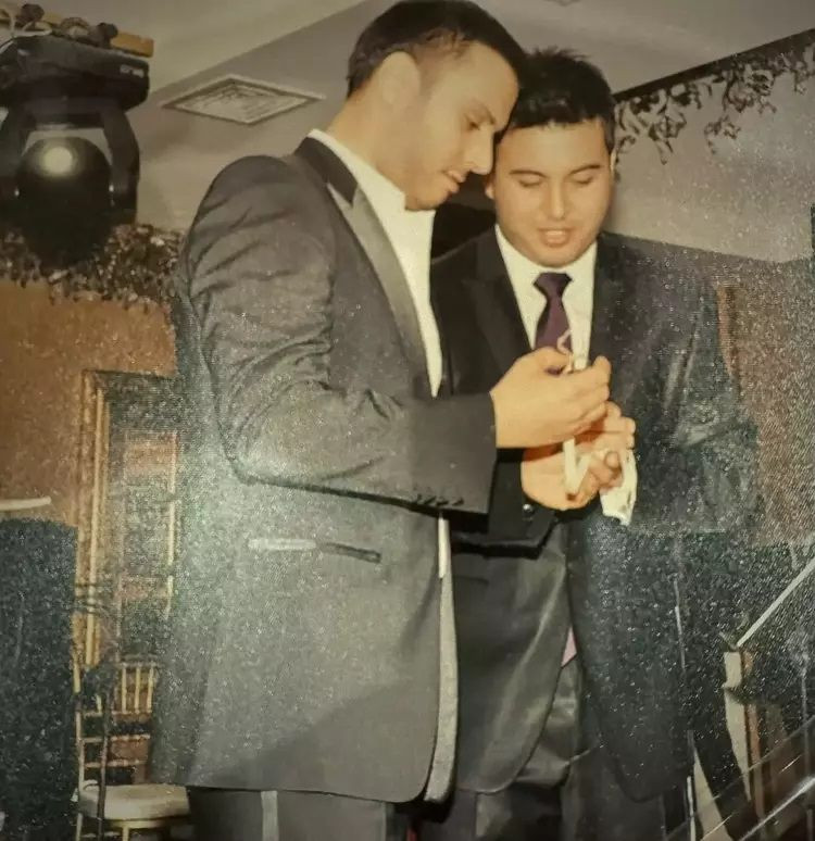 Alişan, vefat eden kardeşi Selçuk Tektaş'ı andı: Birlikte geldiğimiz yerlere sensiz gelmek çok zor - Sayfa 5