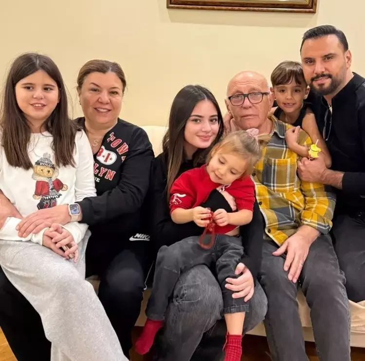 Alişan, vefat eden kardeşi Selçuk Tektaş'ı andı: Birlikte geldiğimiz yerlere sensiz gelmek çok zor - Sayfa 7