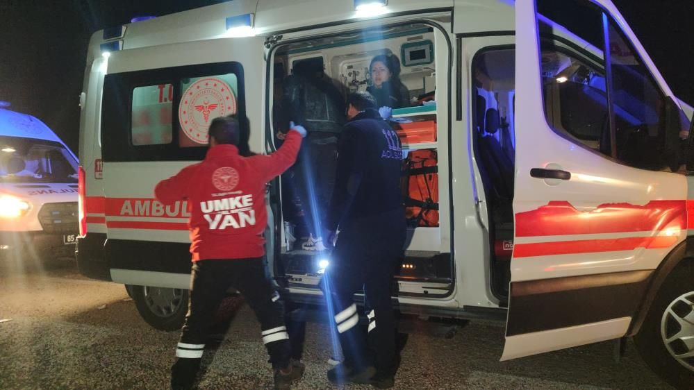 Van’da feci kaza: Yolcu otobüsü devrildi, 28 yaralı! Ortalık savaş alanına döndü... - Sayfa 4