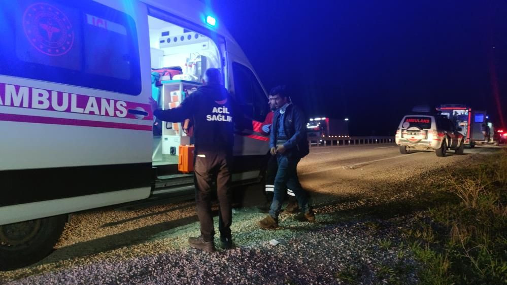 Van’da feci kaza: Yolcu otobüsü devrildi, 28 yaralı! Ortalık savaş alanına döndü... - Sayfa 8