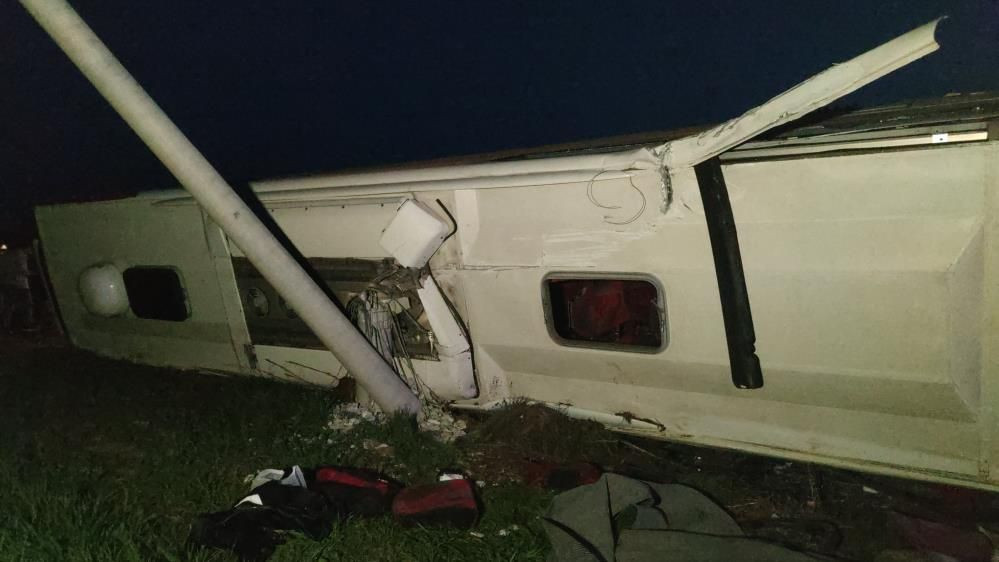 Van’da feci kaza: Yolcu otobüsü devrildi, 28 yaralı! Ortalık savaş alanına döndü... - Sayfa 5