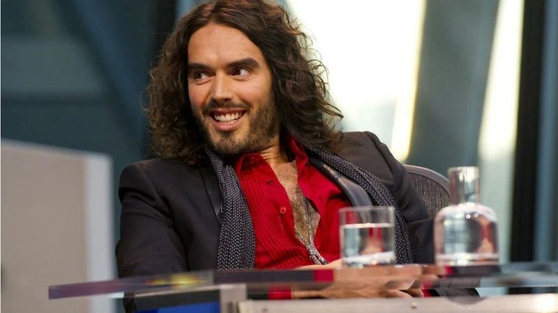 Ünlü oyuncu Russell Brand, cinsel saldırı suçlamasıyla hakim karşısına çıktı! - Sayfa 3