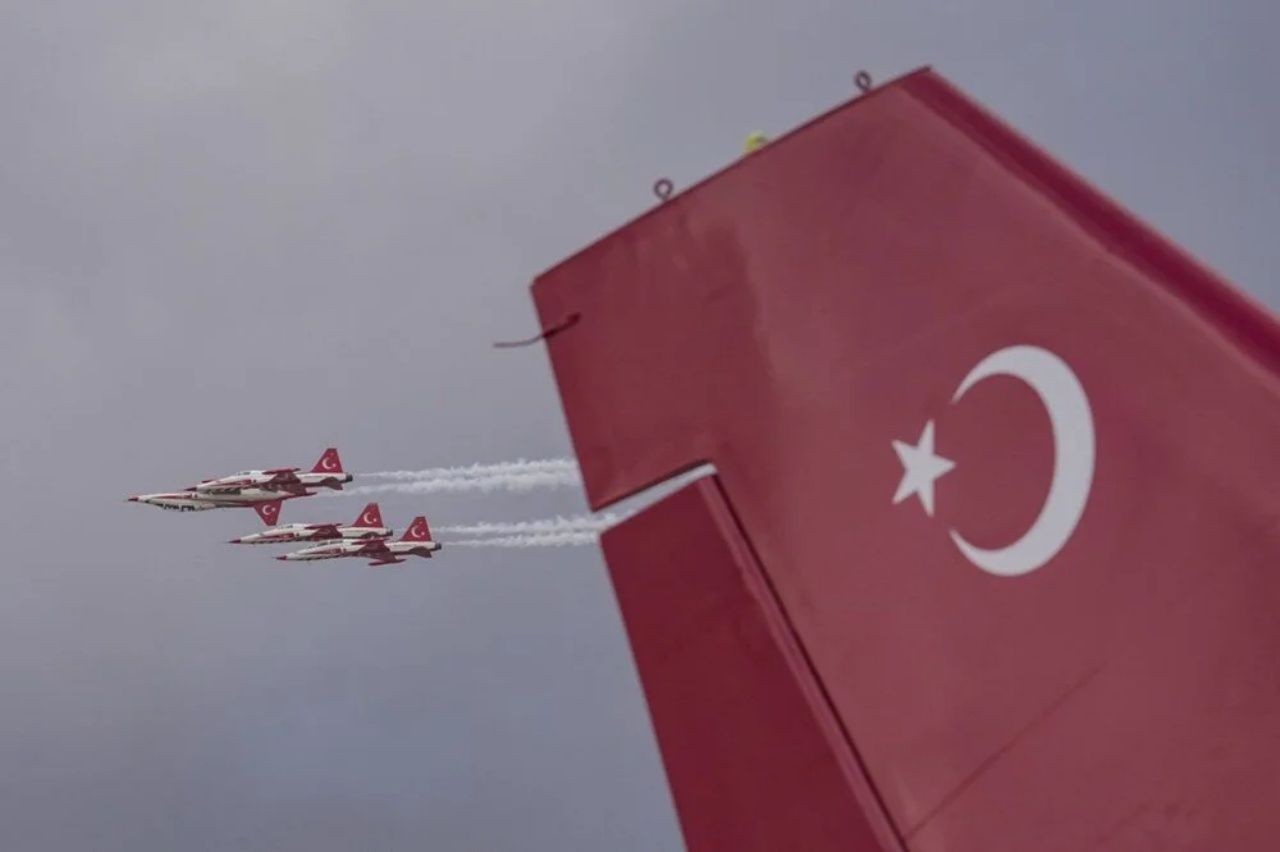 Türk Yıldızları TEKNOFEST KKTC’de gökyüzünü fethetti! Muhteşem gösteri uçuşu - Sayfa 4