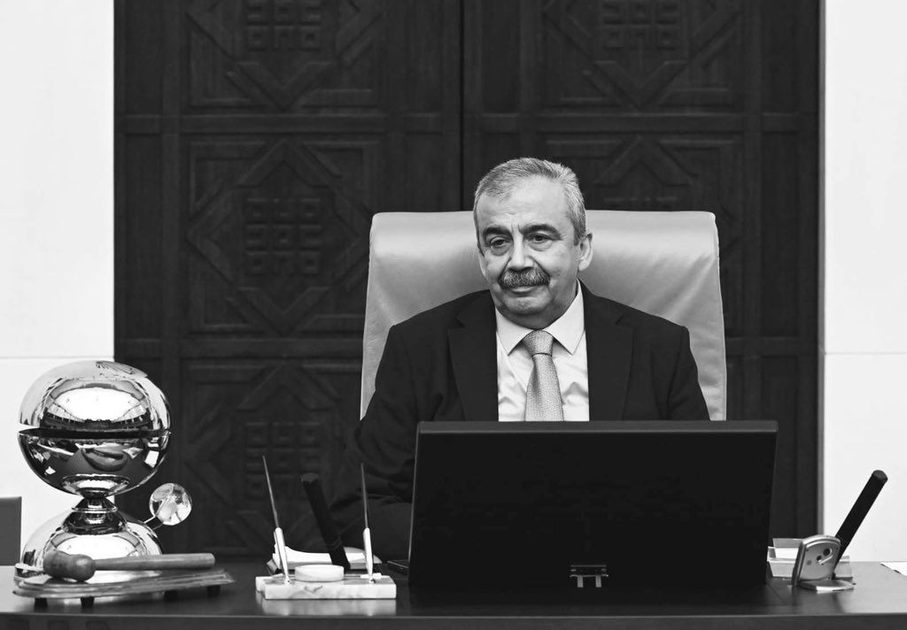 Siyasilerden, Sırrı Süreyya Önder için başsağlığı mesajları... "Türkiye idealine katkı sunma gayretiyle daima hatırlanacaktır" - Sayfa 8