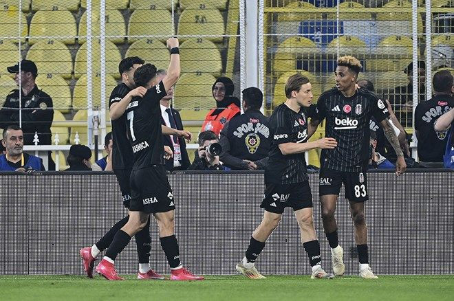 Sergen Yalçın derbi sonrası sosyal medyayı sallayan iddialara yanıt verdi: Zor durumdayım - Sayfa 3