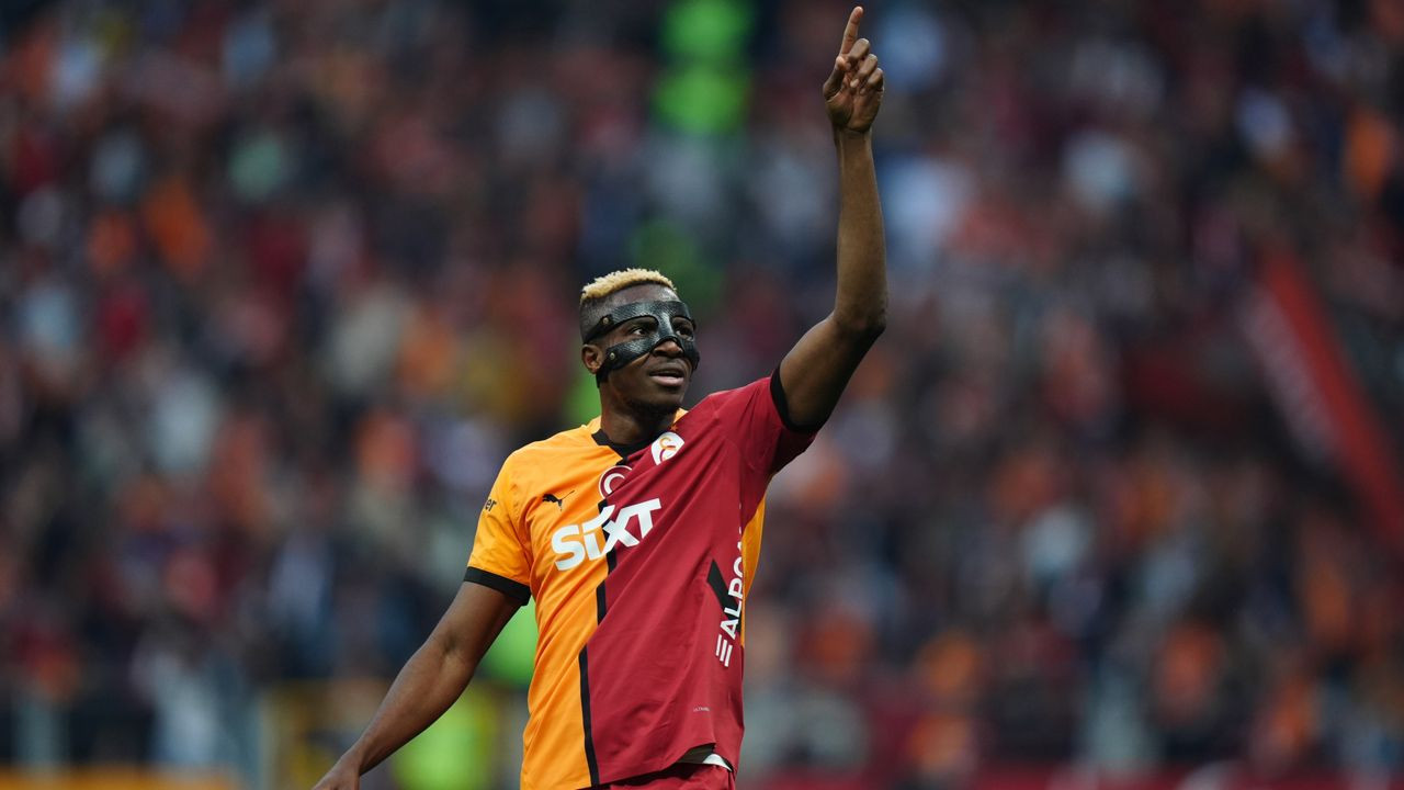 Galatasaray para basıyor: Gelecek sezon 2 forma göğüs sponsorundan 20 milyon dolarlık gelir - Sayfa 2